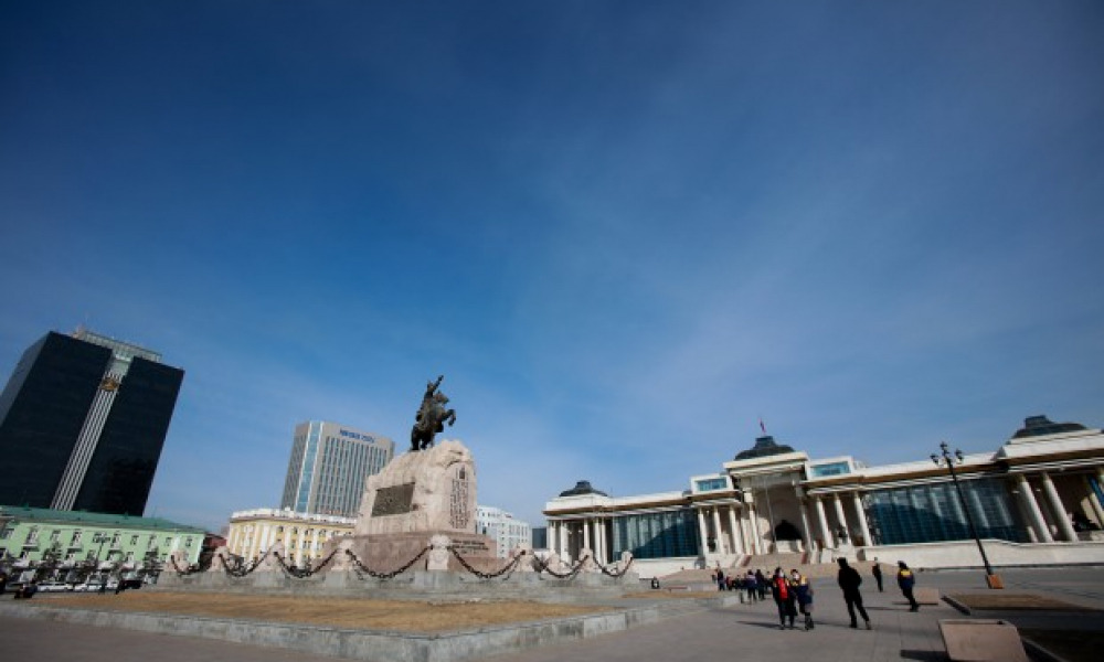 Улаанбаатарт өдөртөө 12 хэм дулаан
